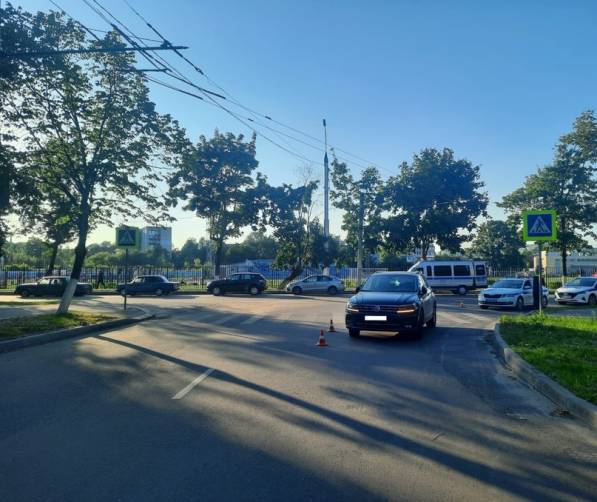 В Брянске автомобилистка на переходе сломала 8-летнему ребенку позвоночник
