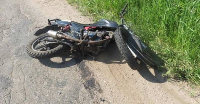 В Клинцах 17-летний парень сел за руль мотоцикла и попал в аварию