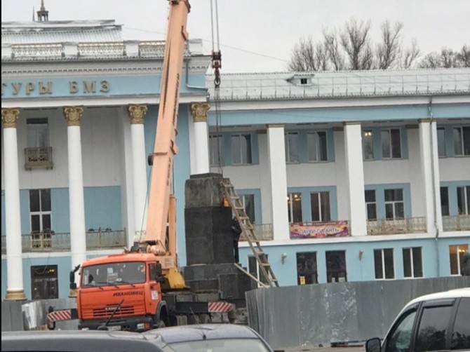 Брянскому бюджету реставрация памятника Ленину обойдется в 12 миллионов