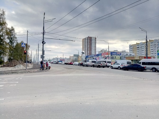 Брянск продолжает стоять в жуткой пробке из-за ремонта дорог