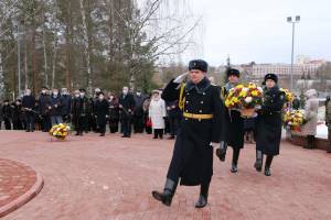 В Брянске почтили память героев-десантников 6 роты