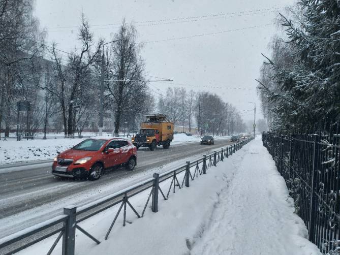 Брянских водителей предупредили об опасности на дорогах