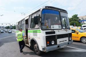 В Брянске на проспекте Московском проверят автобусы