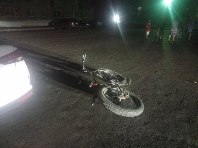 В Брянске начинающий водитель Opel разбил голову 14-летнему велосипедисту