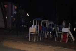 В Брянске детская площадка по улице Профсоюзов погрузилась в кромешную тьму