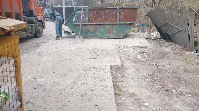 В Брянске путь к садику «Родничок» очистили от мусора