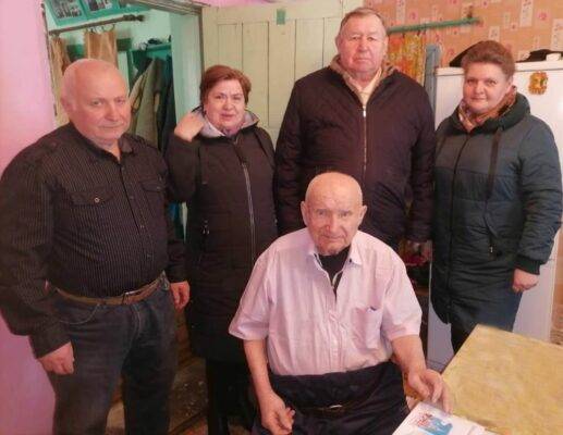 Жителя Унечского района Михаила Дядева с 95-летием поздравил президент России