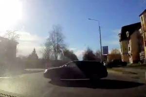 В Брянске на улице Пересвета сняли на видео наглого лихача