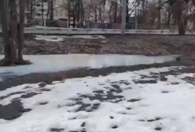 В Брянске на улице Литейной из-под земли пробились молочные реки