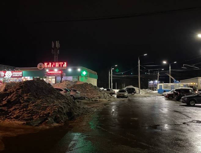 В Брянске расчистили заваленные снегом дороги в 10-м микрорайоне