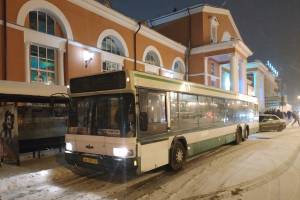 В Брянске вернули прежнее расписание вечерних автобусов