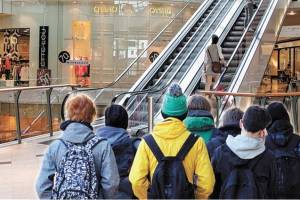 Брянских родителей призвали не пускать детей в торговые центры