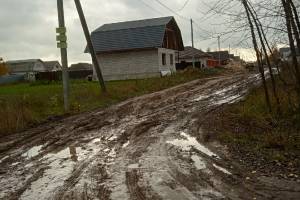 В Клинцах дорога в поселке Займище превратилась в грязевое месиво