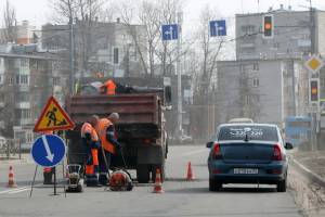 В Брянской области к 1 мая намерены завершить ямочный ремонт дорог