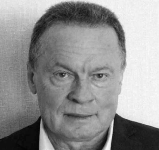 Умер известный брянский бодибилдер Олег Карнюшин