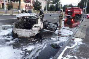 В страшном ДТП на Кургане Бессмертия в Брянске пострадали два водителя