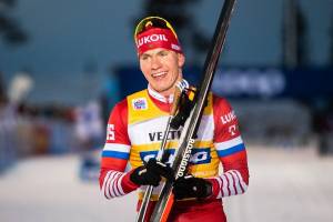 Брянский лыжник Большунов победил в скиатлоне на чемпионате России