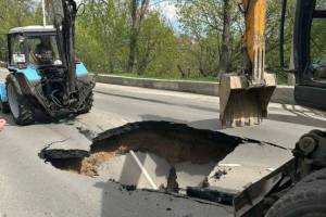 В Брянске восстановили провалившуюся часть дороги по улице Урицкого