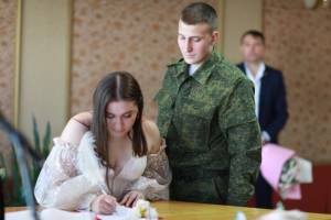 В Клинцах сыграли две свадьбы с мобилизованными нижегородцами
