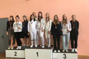 Брянские фехтовальщики завоевали 8 медалей на турнире в Гомеле