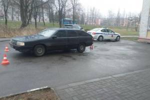 В Брянске 23-летний водитель Audi сломал бедро пенсионерке