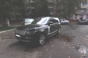 Брянец выплатил 100 тысяч рублей штрафов после ареста иномарки Range Rover