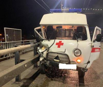 В Брянске скорая помощь попала в ДТП: ранены два человека