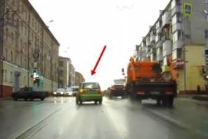 В Брянске водителя оштрафовали за проезд на красный