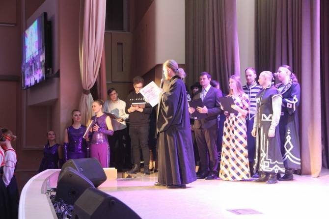 В Брянске православная молодежь отметила свой праздник концертом