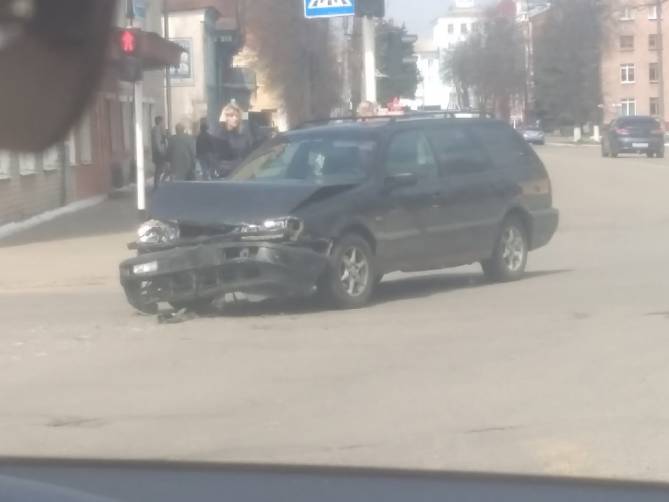 В Новозыбкове столкнулись две легковушки