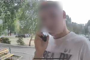 В Брянске у 6 обманутых мошенниками пенсионеров 18-летний курьер забрал более 1,5 млн рублей