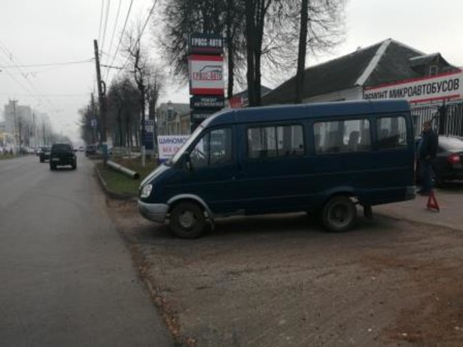 В Брянске выезжавшая с парковки «ГАЗель» сбила пешехода