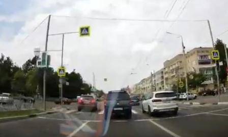 В Брянске оштрафовали водителя Kia за наглый проезд на красный