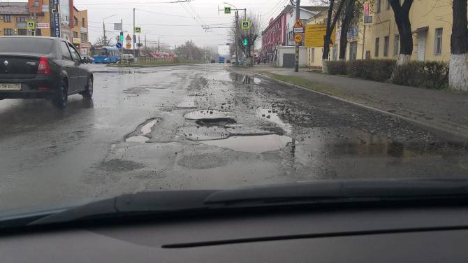 В Брянске сразу после ремонта развалилась дорога на Станке Димитрова