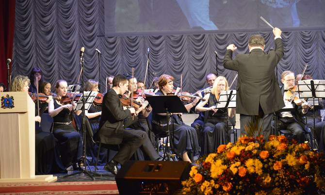 Первый концерт нового сезона Брянской филармонии посвятят врачам 