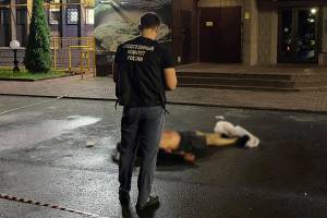 В Брянске у «Леопиццы» пьяный мужчина зарезал прохожего