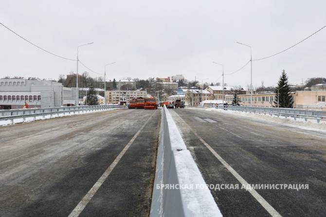 В Брянске открыли движение по Славянскому мосту
