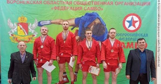 Брянские самбисты завоевали 12 медалей на первенстве ЦФО