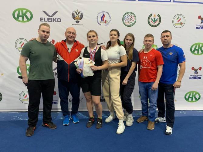 Брянская тяжелоатлетка взяла 2 медали на первенстве России