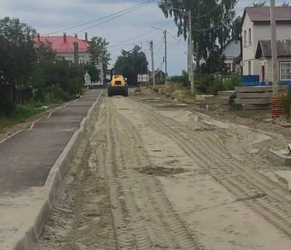 В Брянске на улице Отрадной отремонтировали тротуары и линии освещения 