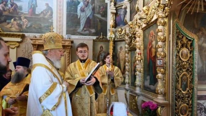 Брянский митрополит освятил отреставрированный в Бежичах храм
