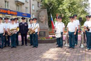 В Брянске почтили память разведчика Дмитрия Медведева