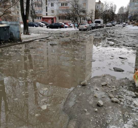 В Фокинском районе Брянска утонула улица Жуковского