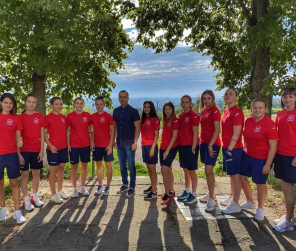 Брянские драйвовые девушки отправились на чемпионат России по пляжному футболу
