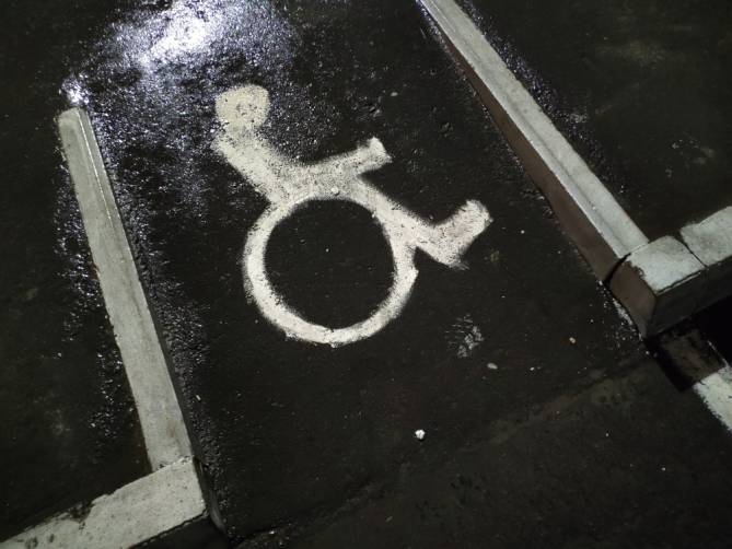 В Климовском районе чиновники оставили инвалида без коляски