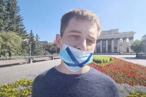В Новосибирске журналист вышел на пикет против закона об «иноагентах»