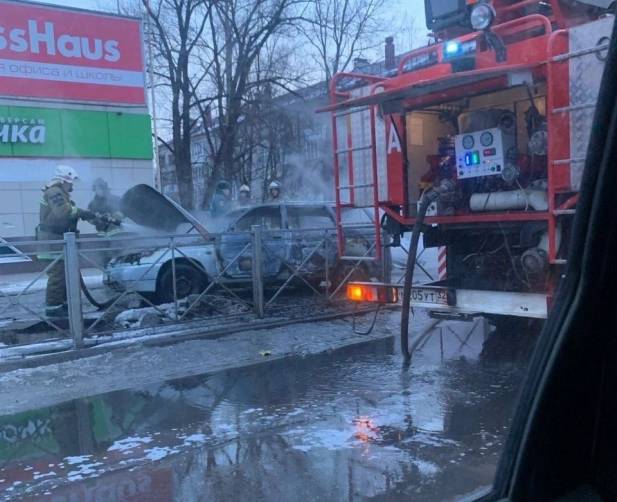 В Брянске на «Мечте» загорелся автомобиль