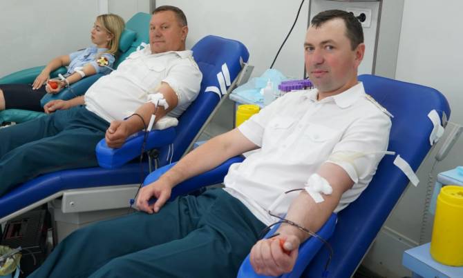 Брянские росгвардейцы сдали 20 литров крови для пострадавших жителей Донбасса и участников СВО