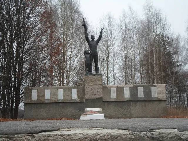 Мэра Новозыкова обязали отремонтировать разрушающийся памятник