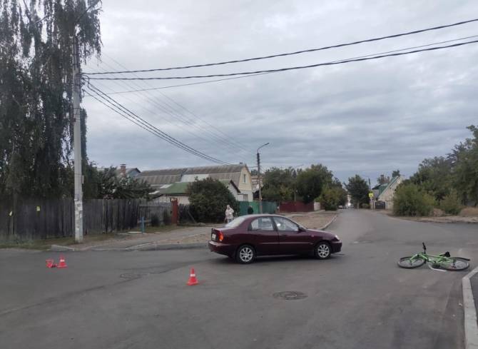 В Брянске на улице Олега Кошевого женщина на «ЗАЗ» сломала позвоночник велосипедистке